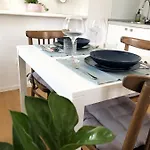 アパート City Center Stylish Apartment With Ac In Bratislava ブラチスラヴァ