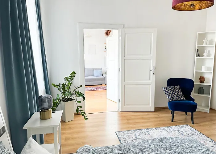 Center Stylish In Apartment *