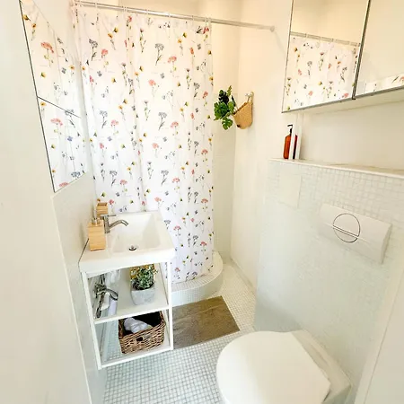 Apartment Center Stylish With Ac In Bratislava
